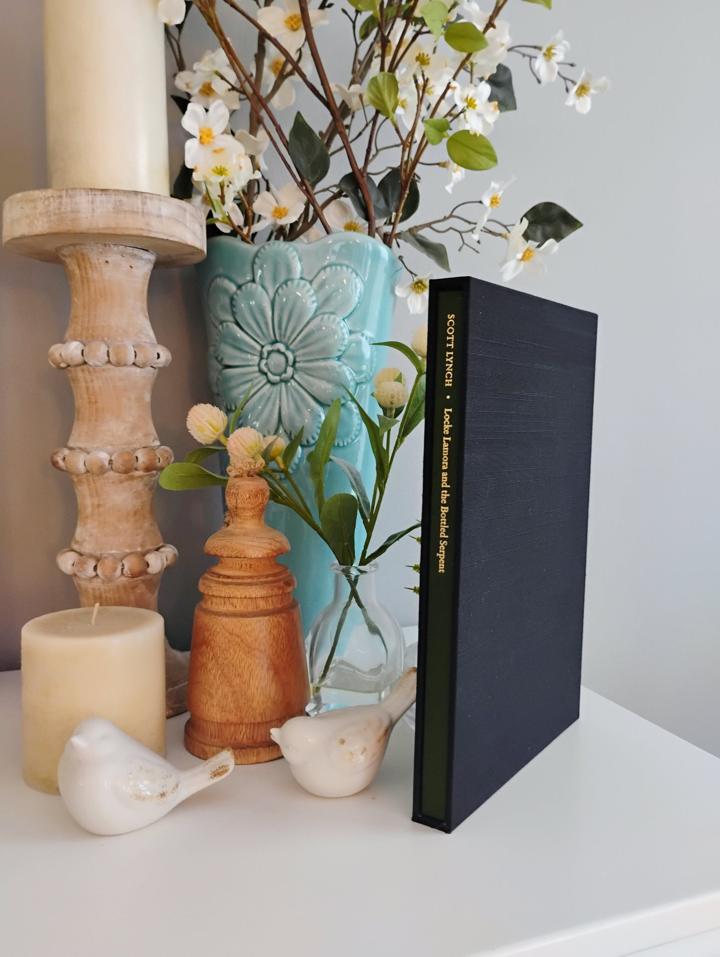Locke Lamora and the Bottled Serpent (SLIPCASE)